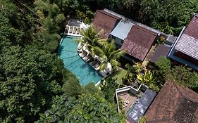 Desak Putu Putera Cottages